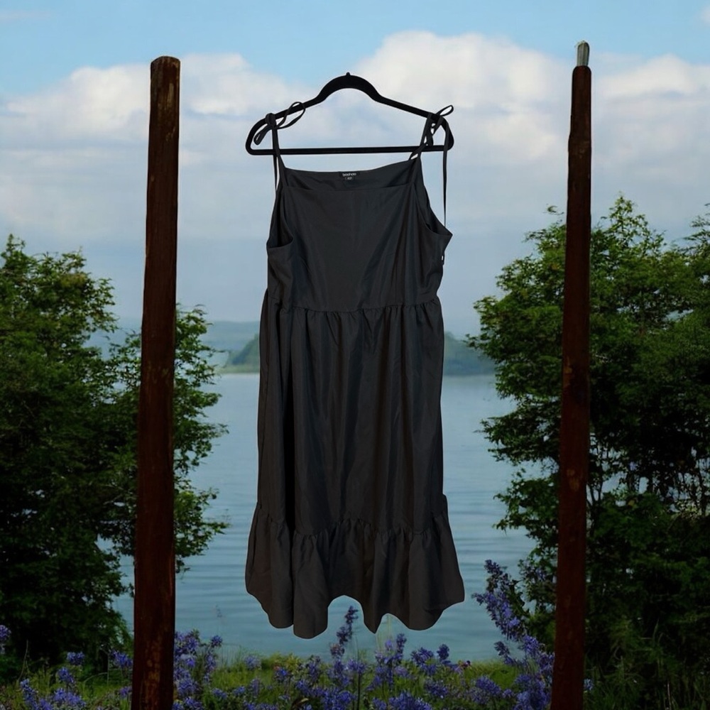 Boohoo Black Spaghetti Strap Midi Sundress